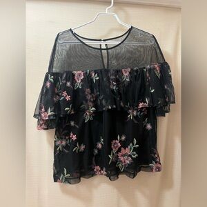 BB Dakota BOGO floral embroidered mesh women’s sheer top size large ⚫️
